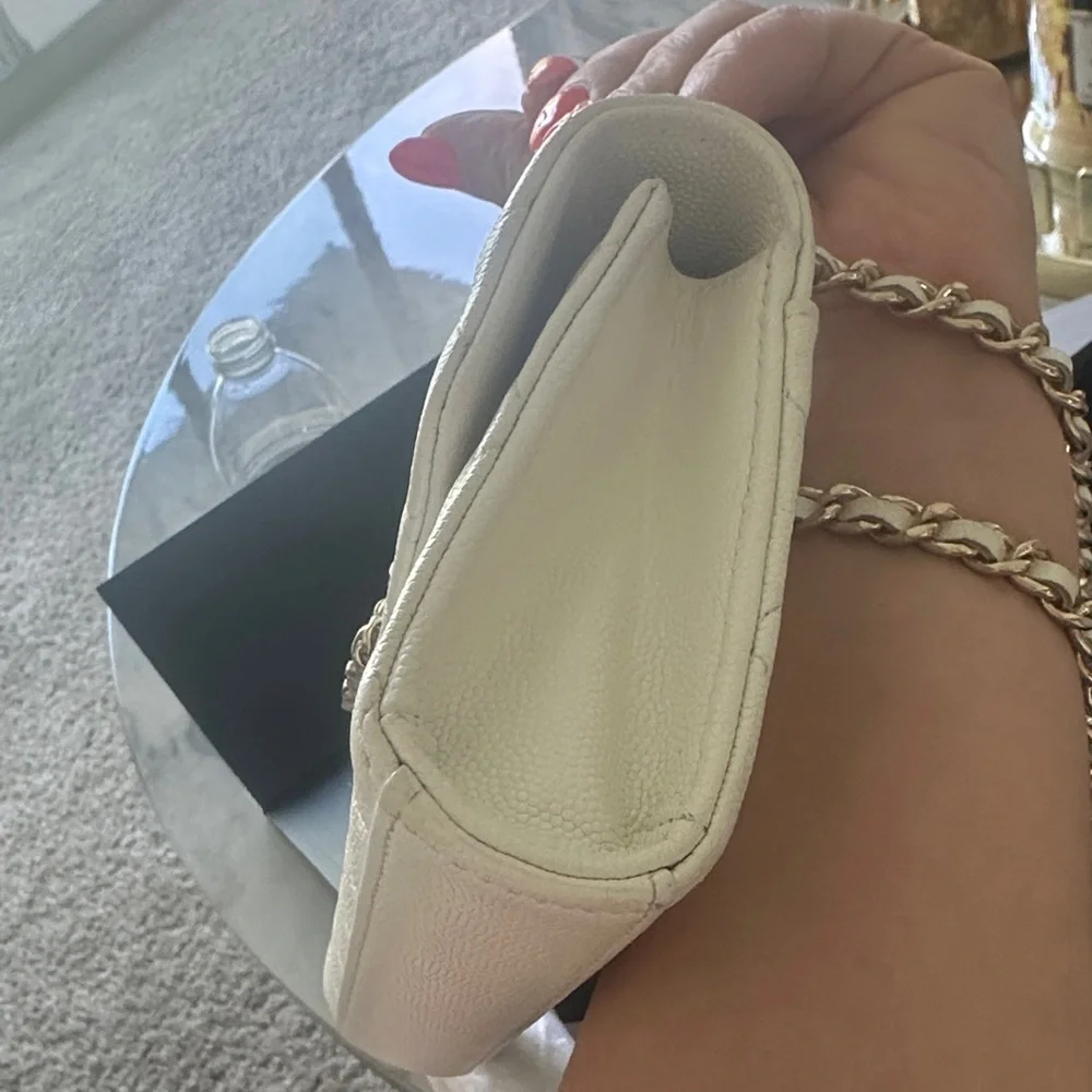 CHANEL Cream Quilted Leather Top Handle Shoulder Bag with Gold Chain